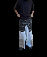 Load image into Gallery viewer, UPCYCLED BAGGY CARGO PANT - MEN&#39;S 34 - 36
