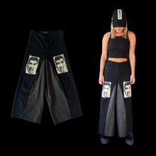 Load image into Gallery viewer, MANIC DENIM // HIGH WAISTED, WOMENS 8
