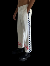 Load image into Gallery viewer, Sharp Feet Strides - Size 32
