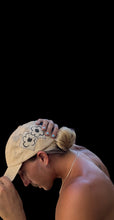 Load image into Gallery viewer, GYRATE LID SAMPLE - BLEACHED CLAY
