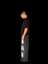 Load image into Gallery viewer, MANIC DENIM // SUPER WIDE LEG - MENS 32
