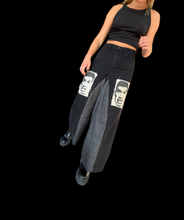 Load image into Gallery viewer, MANIC DENIM // HIGH WAISTED, WOMENS 8
