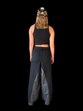 Load image into Gallery viewer, MANIC DENIM // HIGH WAISTED, WOMENS 8
