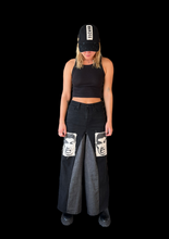 Load image into Gallery viewer, MANIC DENIM // HIGH WAISTED, WOMENS 8
